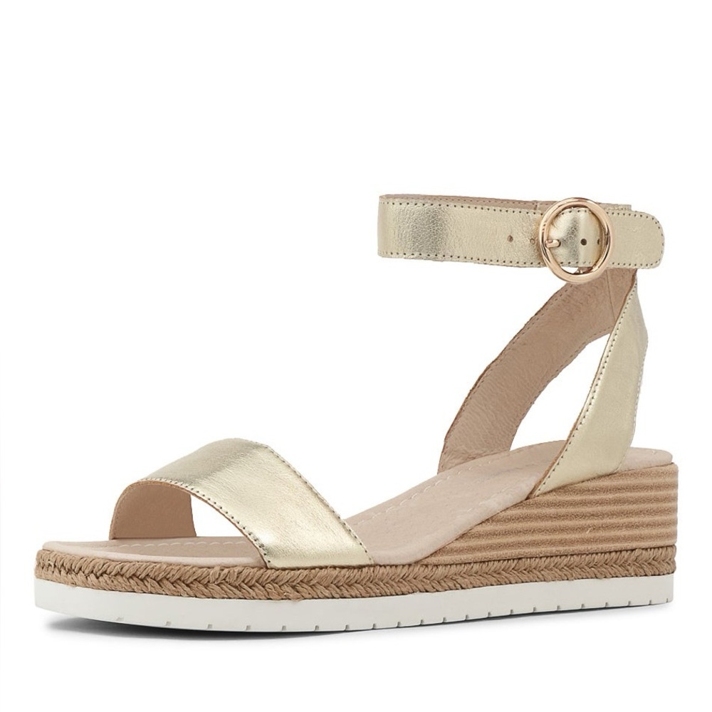 Django and Juliette Irish Pale Gold Leather Sandals